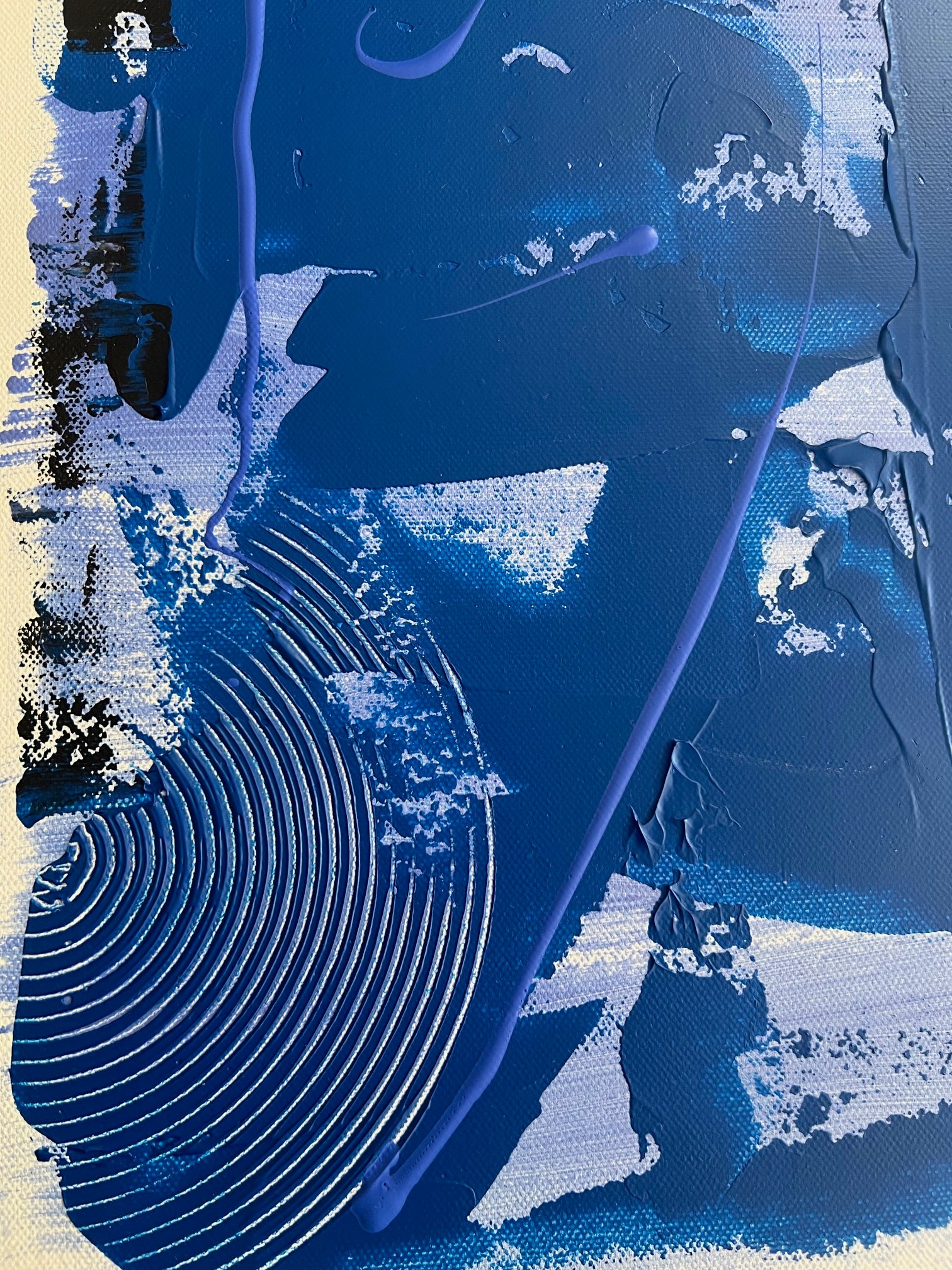 Tableau abstrait en relief blanc bleu noir