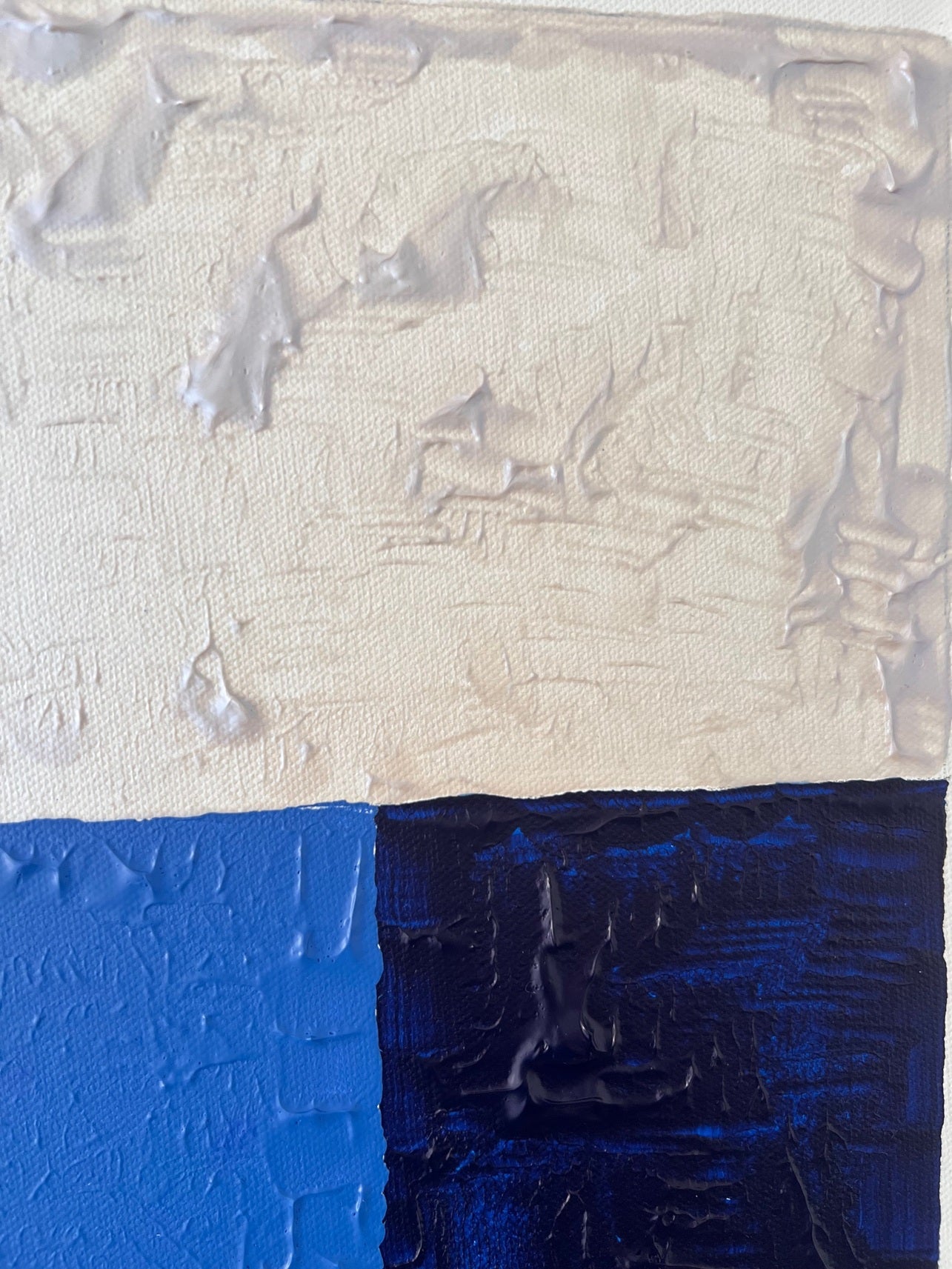 peinture contemporaine géométrique bleu foncé bleu vif blanc texture
