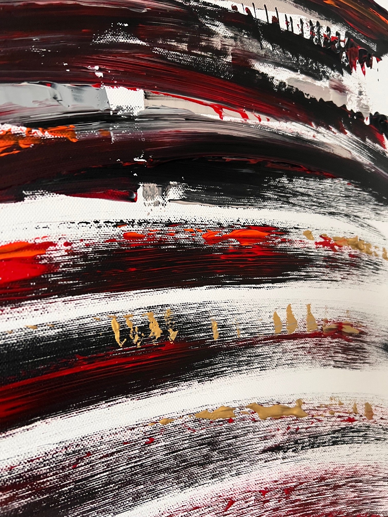 tableau décoratif moderne couleurs reliefs en noir rouge  or unique sur toile 