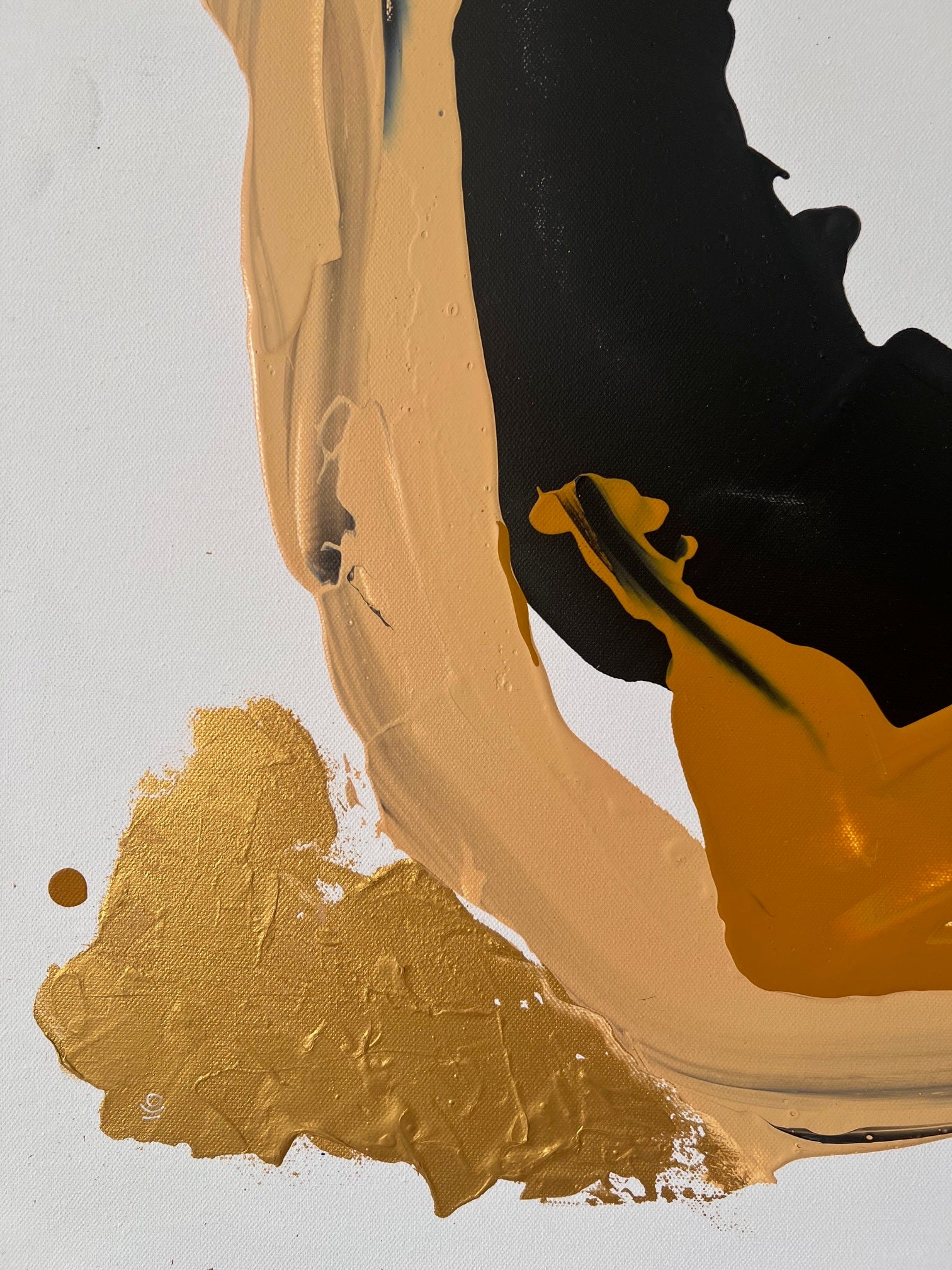 Détail texture noire relief peinture abstraite faite main Éclat Noir et Or Biacha