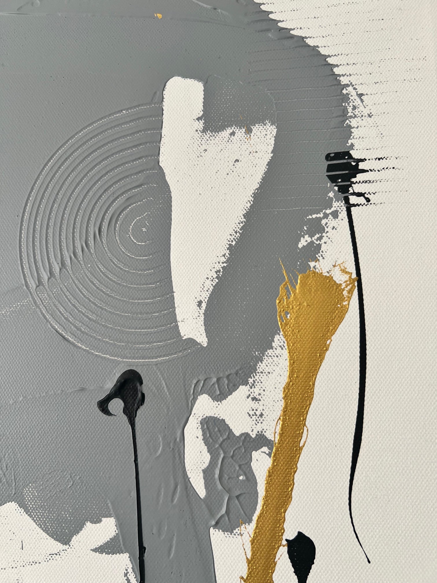 Création signée Biacha, artiste peintre français, composition abstraite bleu  marine, or  et gris inspirée du design contemporain.
