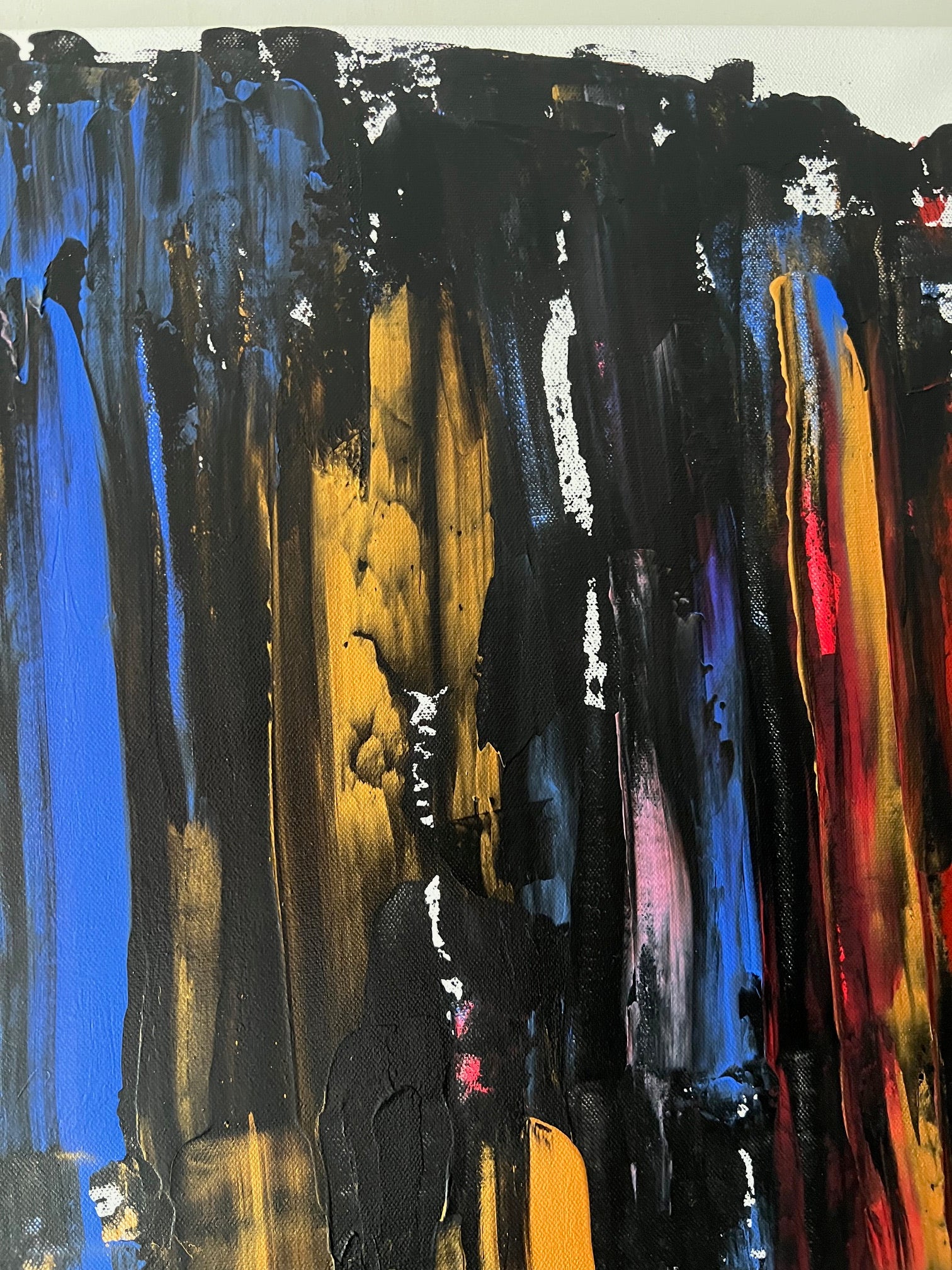 Tableau abstrait en lissage multicolore, peinture moderne faite main aux textures riches et verticales, idéale pour déco murale design.