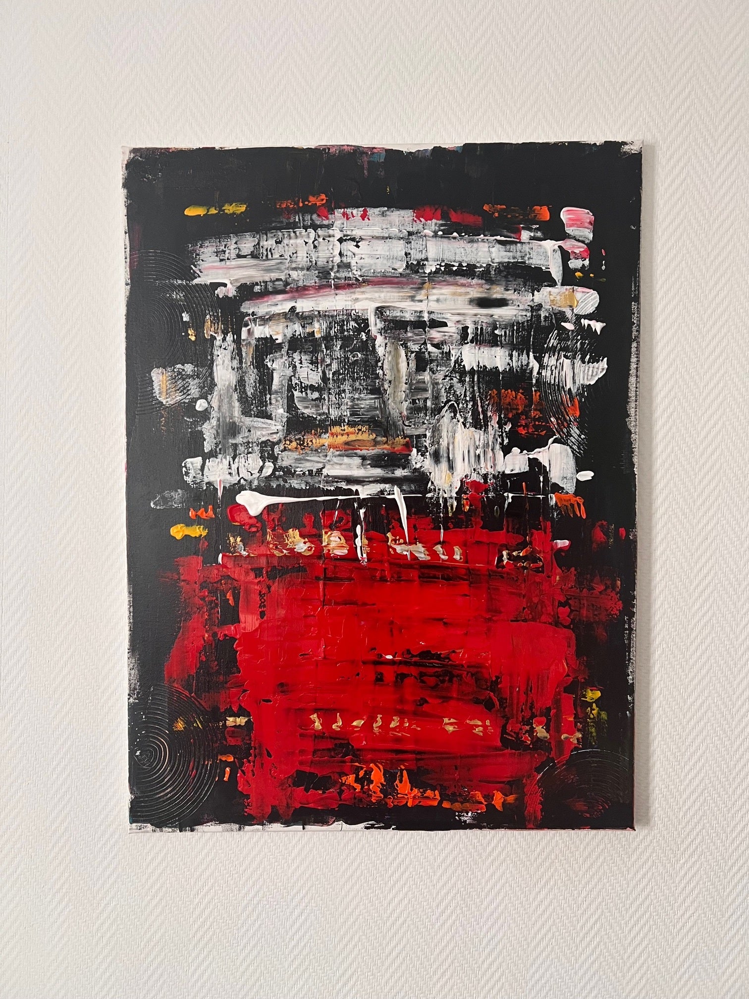tableau abstrait moderne rouge noir en relief pour salon contemporain blanc ou gris Biacha 
